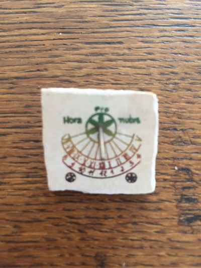 Cadran solaire minuscule
